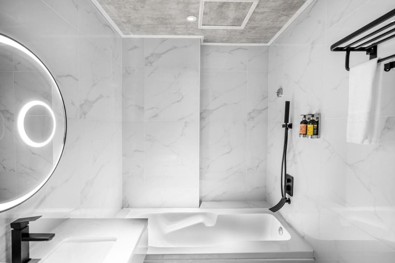 A&r Urban Hotel
